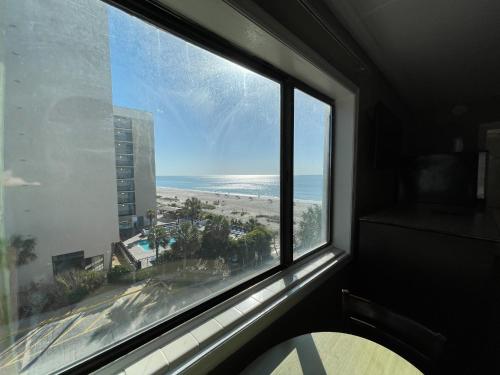 Polynesian Oceanfront Hotel in Myrtle Beach (SC) Polynesian Oceanfront Hotel in Myrtle Beach (SC)