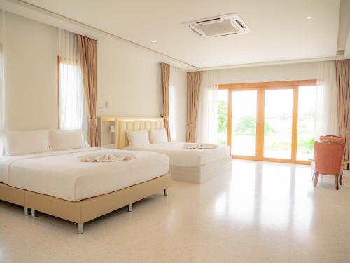 Nichahome Luxury Villa near Wat Khao Sanam Chai Nichahome Luxury Villa near Wat Khao Sanam Chai