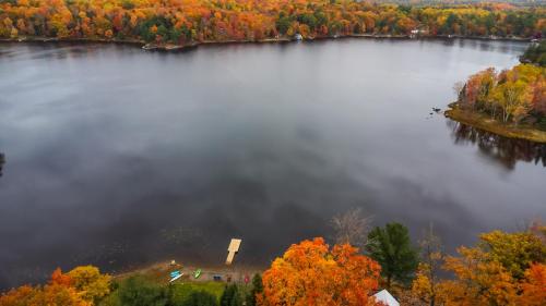 Muskoka Lake Cottages in Windermere (ON) Muskoka Lake Cottages in Windermere (ON)