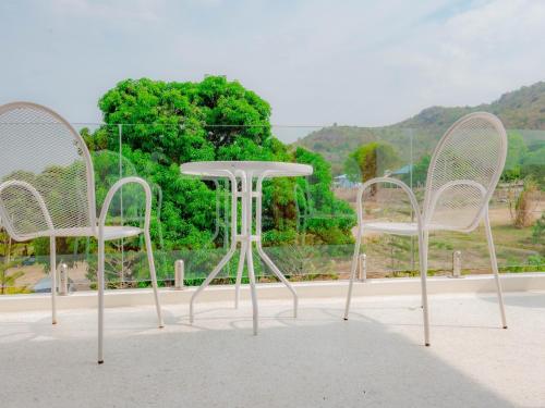 Nichahome Luxury Villa near Wat Khao Sanam Chai Nichahome Luxury Villa near Wat Khao Sanam Chai