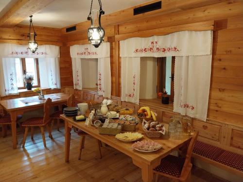 Hotel ŠURC (Hotel SURC) in Kranjska Gora Hotel ŠURC (Hotel SURC) in Kranjska Gora