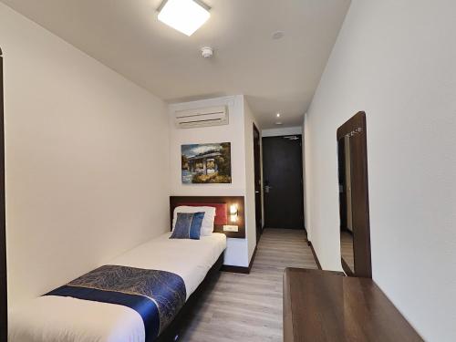 Guestroom, CN-Hotel in Arnhem Guestroom, CN-Hotel in Arnhem