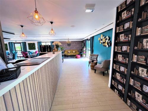 Hotel Kyriad Peronne in Перон Hotel Kyriad Peronne in Перон