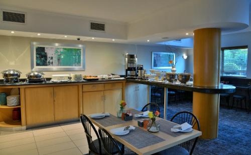 Храна и напитки, Road Lodge Rivonia in Йоханесбург Храна и напитки, Road Lodge Rivonia in Йоханесбург