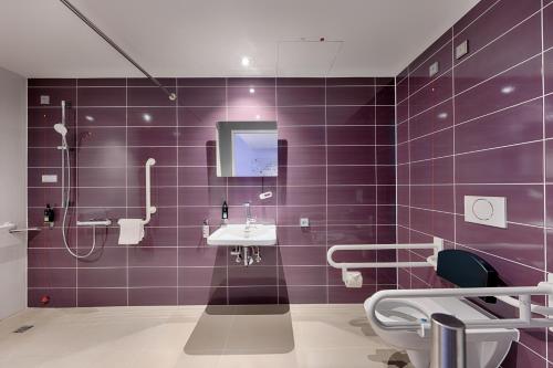 Phòng tắm, Premier Inn Duesseldorf City Friedrichstadt in Dusseldorf Phòng tắm, Premier Inn Duesseldorf City Friedrichstadt in Dusseldorf