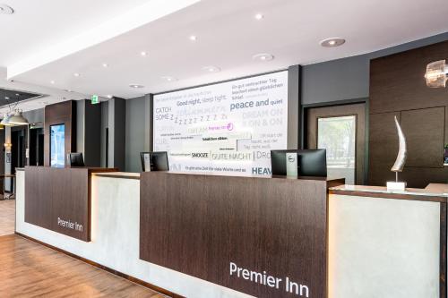 Vestíbulo, Premier Inn Essen City Limbecker Platz in Essen Vestíbulo, Premier Inn Essen City Limbecker Platz in Essen