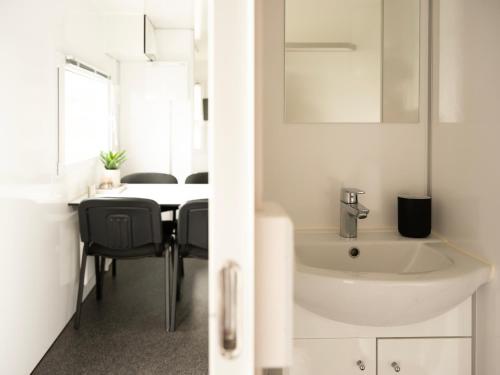 חדר אמבטיה, Container Rental - 3BR in Soldarfjordur חדר אמבטיה, Container Rental - 3BR in Soldarfjordur