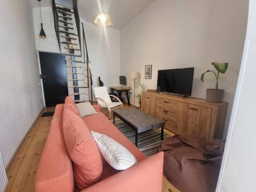 Cute Modern 2 Bedroom Apartment For Digital Nomads