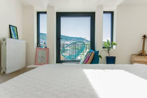 Lovely 2 Bedroom Condo with Mountain View Terrace