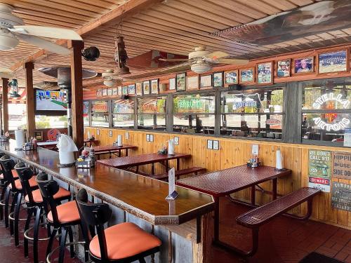 水牛城牧場汽車旅館 (Buffalo Chip's Ranch House Motel) in 波尼他泉 (FL) 水牛城牧場汽車旅館 (Buffalo Chip's Ranch House Motel) in 波尼他泉 (FL)
