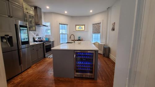 Gorgeous Victorian House!! Entire suite in SAM's home in New York (NY) Gorgeous Victorian House!! Entire suite in SAM's home in New York (NY)