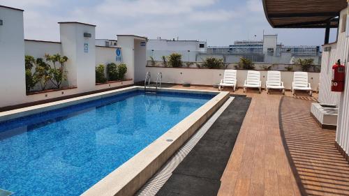Hermoso departamento amoblado con piscina, area parrillas