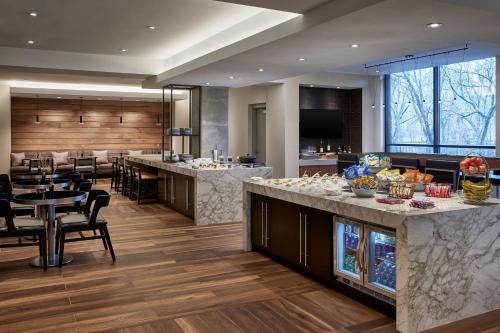 酒吧/高級酒吧, 奧因斯米爾斯地鐵中心萬豪酒店 (Marriott Owings Mills Metro Centre) in 馬里蘭奧因斯米爾斯 (MD) 酒吧/高級酒吧, 奧因斯米爾斯地鐵中心萬豪酒店 (Marriott Owings Mills Metro Centre) in 馬里蘭奧因斯米爾斯 (MD)