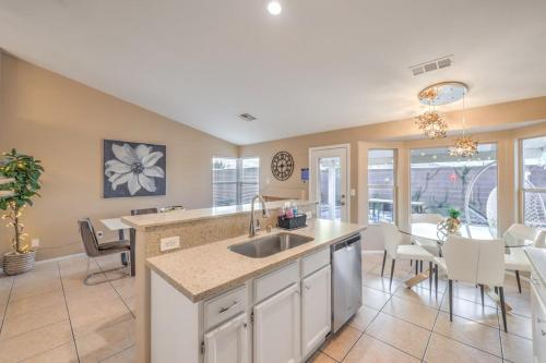 Sunset Swim - Modern Vegas Heated Pool Retreat in Boulder City Sunset Swim - Modern Vegas Heated Pool Retreat in Boulder City
