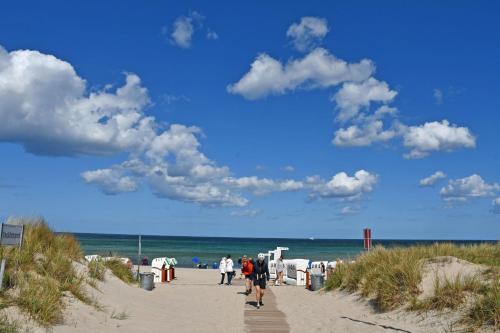 Surrounding environment, naturnahes Strandhotel mit direkter Ostseelage in Ostseebad Sellin Surrounding environment, naturnahes Strandhotel mit direkter Ostseelage in Ostseebad Sellin