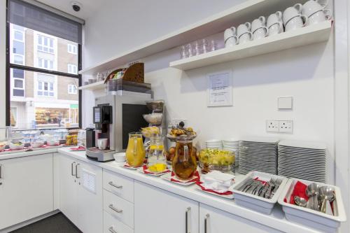 Food and beverages, Mk Hotel London in Wandsworth Food and beverages, Mk Hotel London in Wandsworth