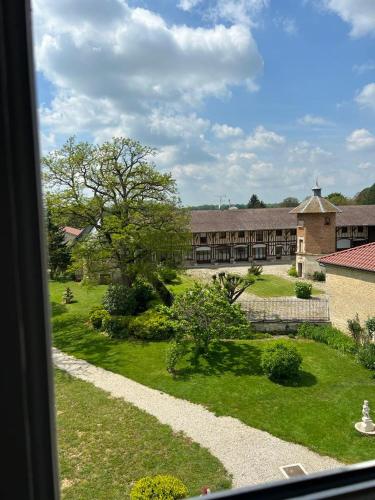 Château de Crespy & Suites (Chateau de Crespy & Suites) in La Rothiere Château de Crespy & Suites (Chateau de Crespy & Suites) in La Rothiere