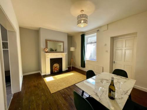 Beautiful 2 Bed Townhouse (Sleeps 5) in Blaydon Beautiful 2 Bed Townhouse (Sleeps 5) in Blaydon