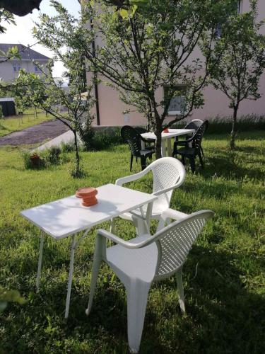 Sobe pri Roži (Sobe pri Rozi) in Постойна Sobe pri Roži (Sobe pri Rozi) in Постойна