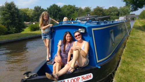 Narrowboat canal holiday from19th august in Aldermaston Narrowboat canal holiday from19th august in Aldermaston