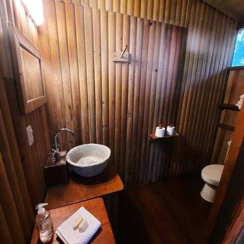 حمام, Tortugal Boutique River Lodge in Rio Dulce حمام, Tortugal Boutique River Lodge in Rio Dulce