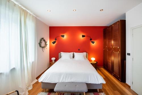 Airy Seafront 1920s Apartment