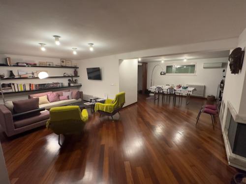 Villa Mezzacollina in บัตติฟอลเล Villa Mezzacollina in บัตติฟอลเล