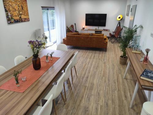 Sala de estar/TV partilhada, Embaixada da Vila in Bairro de São José Sala de estar/TV partilhada, Embaixada da Vila in Bairro de São José