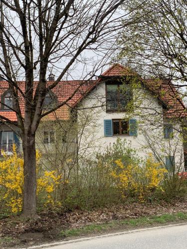 Exterior view, Ferienwohnung 2 in Huglfing im Herzen vom 5 Seen Land Oberbayern in Huglfing Exterior view, Ferienwohnung 2 in Huglfing im Herzen vom 5 Seen Land Oberbayern in Huglfing