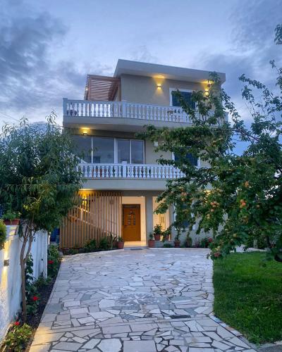 Villa Kanto (Holiday apartments and rooms) in Vlora Villa Kanto (Holiday apartments and rooms) in Vlora