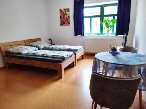 Doppelzimmer Kirchblick in Radeburg Doppelzimmer Kirchblick in Radeburg