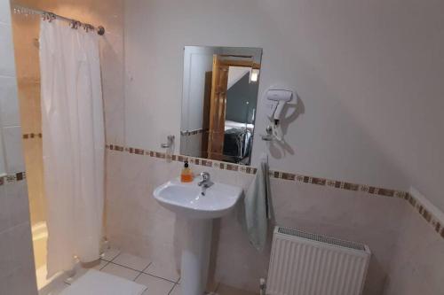 Private bedroom. Athlone and Roscommon nearby in Roscommon Private bedroom. Athlone and Roscommon nearby in Roscommon
