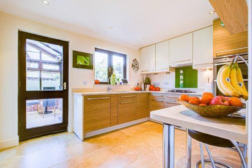 Létesítmények, Serene Family Escape - Spacious, Near Thorpe Bay and Southend, Beaches & Amenities in Shoeburyness Létesítmények, Serene Family Escape - Spacious, Near Thorpe Bay and Southend, Beaches & Amenities in Shoeburyness