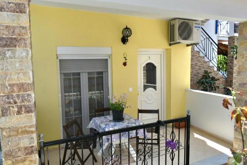 Balcony/terrace, Pansion Pandora in Skiathos Island Balcony/terrace, Pansion Pandora in Skiathos Island