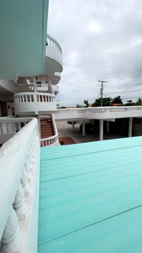 Balkong/terasse, Las Palmas Hotel "GOLD STANDARD APPROVED" in Corozal Balkong/terasse, Las Palmas Hotel "GOLD STANDARD APPROVED" in Corozal