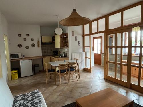Apartmán u Čarků (Apartman u Carku) in Vraz U Pisku Apartmán u Čarků (Apartman u Carku) in Vraz U Pisku