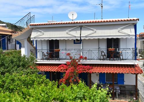 Entrance, Pansion Pandora in Skiathos Island Entrance, Pansion Pandora in Skiathos Island