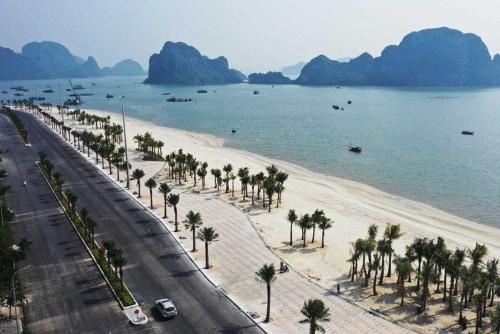 Beach, Chuoi Villa FLC (4 Ngu, 5 Ngu, 6 Ngu) in Hạ Long Beach, Chuoi Villa FLC (4 Ngu, 5 Ngu, 6 Ngu) in Hạ Long