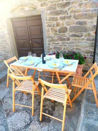 حديقة, LA CASA NEL BORGO in Cantalena حديقة, LA CASA NEL BORGO in Cantalena