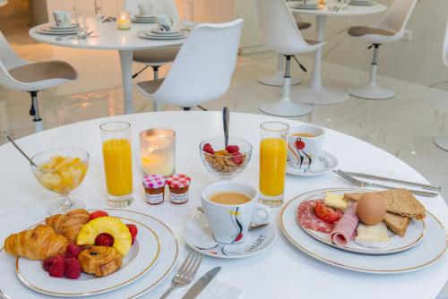 Food and beverages, Hotel d'Angleterre Rouen Centre Gare in Rouen Food and beverages, Hotel d'Angleterre Rouen Centre Gare in Rouen