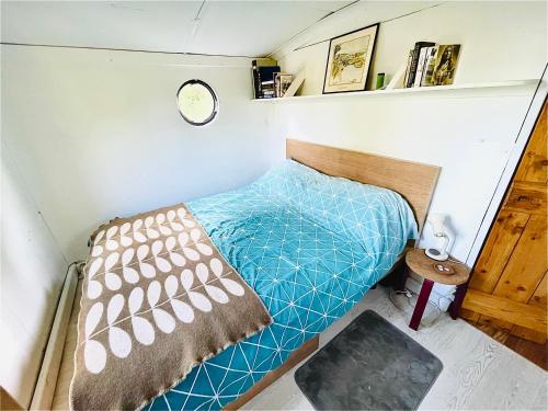 Boutique Boat Stays in Claverton Boutique Boat Stays in Claverton
