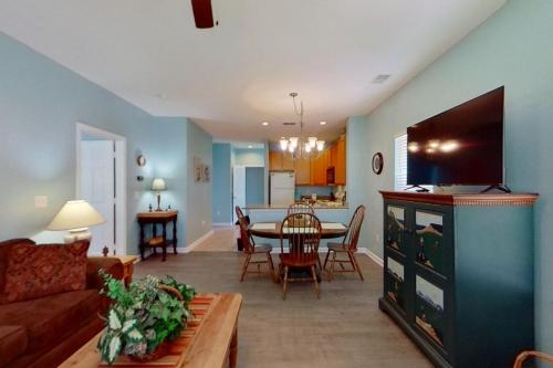 Homey Beach Hideaway in Parkland Homey Beach Hideaway in Parkland