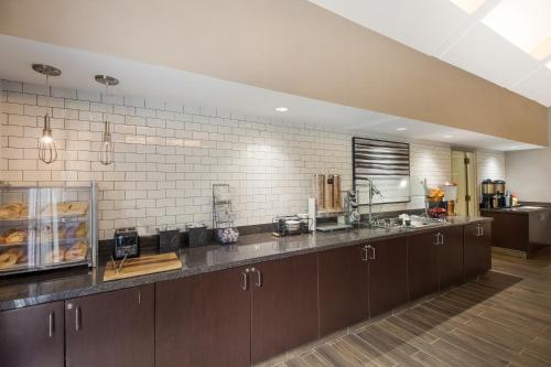 Food and beverages, Sonesta ES Suites Dallas Richardson in Richardson Food and beverages, Sonesta ES Suites Dallas Richardson in Richardson