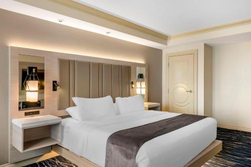 Wyvern Hotel, Ascend Hotel Collection in Punta Gorda (FL) Wyvern Hotel, Ascend Hotel Collection in Punta Gorda (FL)