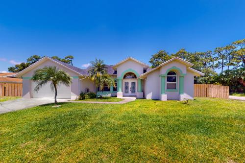Happy Beachy Casa in Lakewood Park (FL) Happy Beachy Casa in Lakewood Park (FL)
