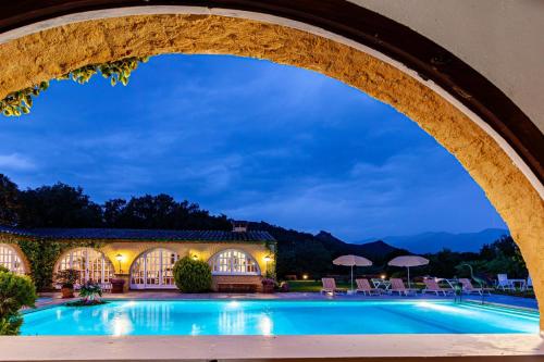 Piscina, Masia Mimosa Pool house in Darnius Piscina, Masia Mimosa Pool house in Darnius