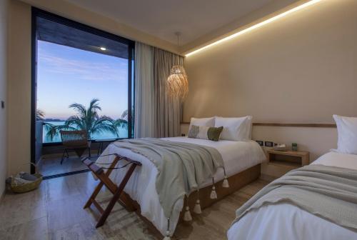 Malecon 1680 in Zona Comercial Malecon 1680 in Zona Comercial