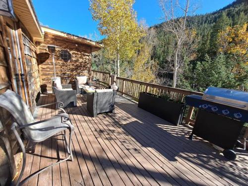 River view, plenty of family activities in Empire (CO) River view, plenty of family activities in Empire (CO)