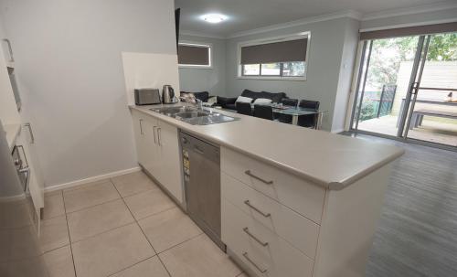 Cardiff Executive Apartments near Blackbutt Reserve Cardiff Executive Apartments near Blackbutt Reserve