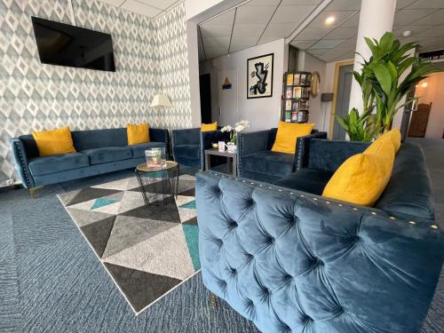 Lobby, Hotel Le Saint Aubin in Gournay-En-Bray Lobby, Hotel Le Saint Aubin in Gournay-En-Bray